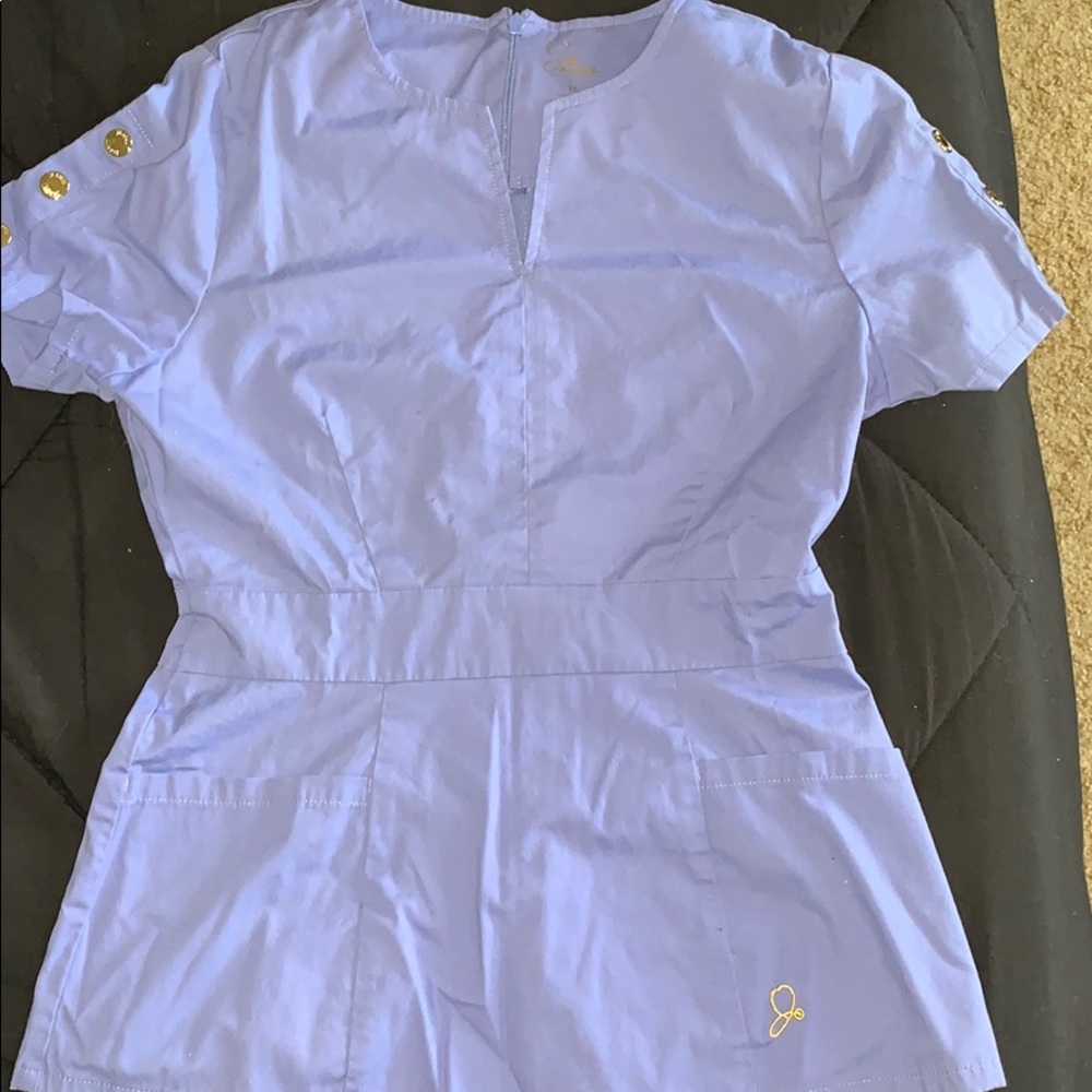 Jaanuu Scrub Top